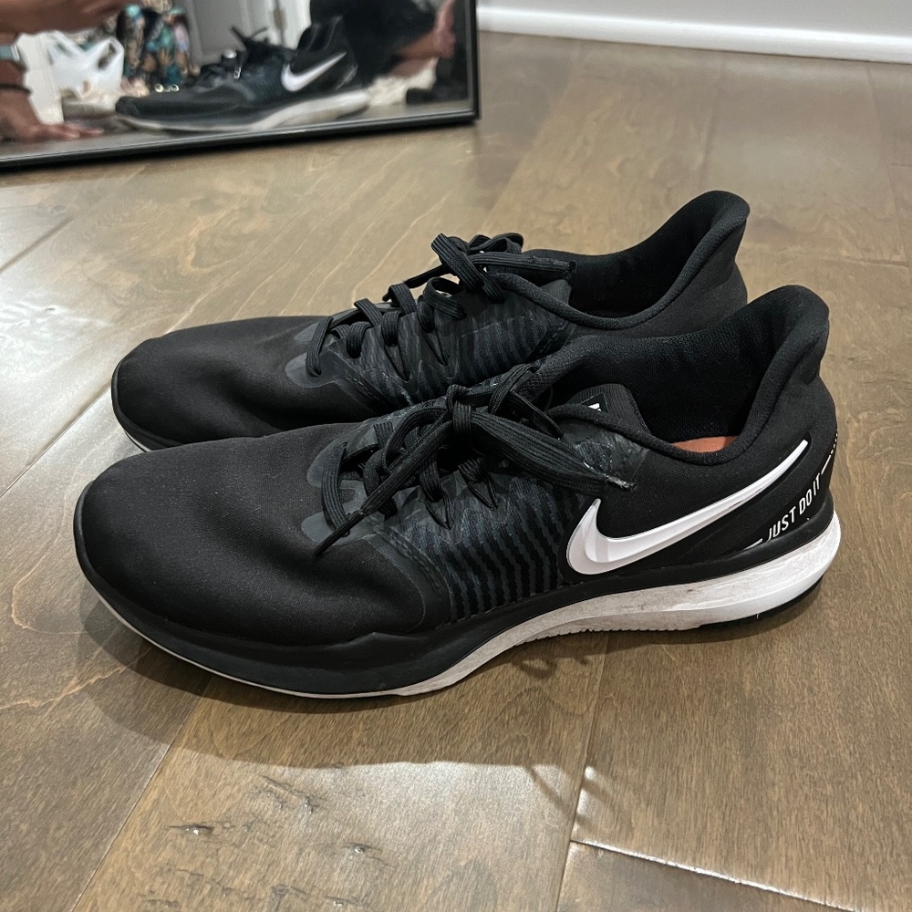 Black Nike Shoes